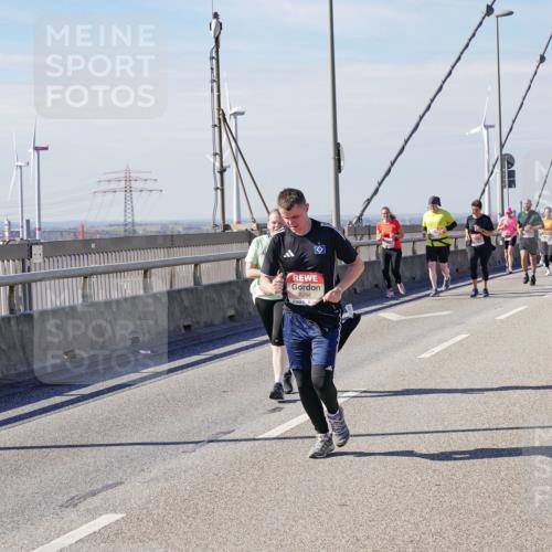 03.10.2025 - Köhlbrandbrückenlauf Michael Burmester http://msf.ph/oto/9116359 03.10.2025 12:58:01 Position 2 5256 meine-sportfotos.de