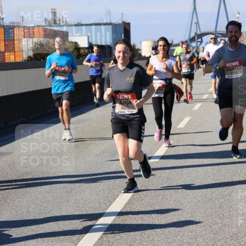 03.10.2025 - Köhlbrandbrückenlauf Strokosch-Dieckow http://msf.ph/oto/9116360 03.10.2025 12:50:58 Position 3 4278, 5968 meine-sportfotos.de
