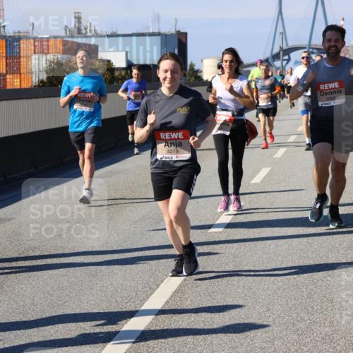 03.10.2025 - Köhlbrandbrückenlauf Strokosch-Dieckow http://msf.ph/oto/9116362 03.10.2025 12:50:58 Position 3 4278, 5968 meine-sportfotos.de