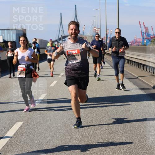 03.10.2025 - Köhlbrandbrückenlauf Strokosch-Dieckow http://msf.ph/oto/9116367 03.10.2025 12:50:59 Position 3 5968 meine-sportfotos.de