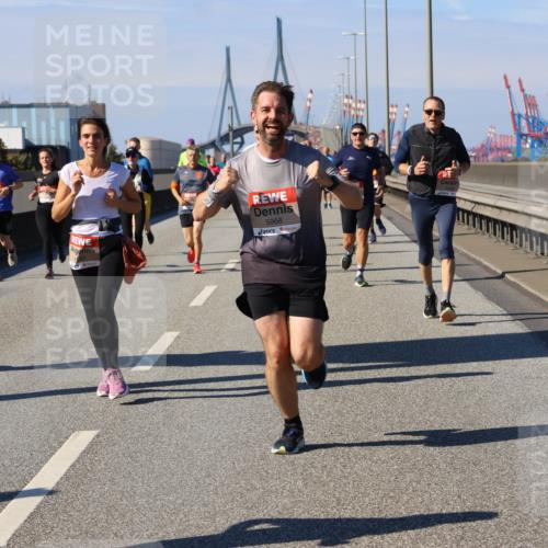 03.10.2025 - Köhlbrandbrückenlauf Strokosch-Dieckow http://msf.ph/oto/9116370 03.10.2025 12:50:59 Position 3 5968 meine-sportfotos.de