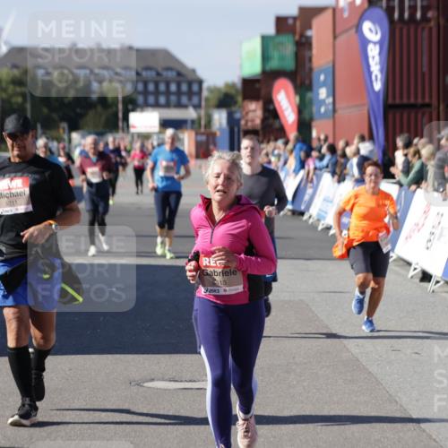 03.10.2025 - Köhlbrandbrückenlauf Jannik Wohlers http://msf.ph/oto/9116371 03.10.2025 13:33:24 Ziel 4755, 4775, 5211, 5413, 5549, 5783, 6276 meine-sportfotos.de