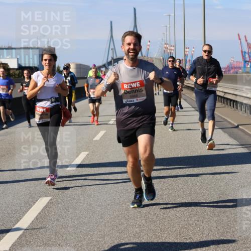 03.10.2025 - Köhlbrandbrückenlauf Strokosch-Dieckow http://msf.ph/oto/9116375 03.10.2025 12:50:59 Position 3 5968 meine-sportfotos.de