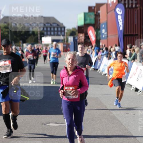 03.10.2025 - Köhlbrandbrückenlauf Jannik Wohlers http://msf.ph/oto/9116376 03.10.2025 13:33:25 Ziel 4755, 4775, 5211, 5413, 5549, 5783, 6276 meine-sportfotos.de