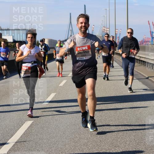 03.10.2025 - Köhlbrandbrückenlauf Strokosch-Dieckow http://msf.ph/oto/9116377 03.10.2025 12:50:59 Position 3 5968 meine-sportfotos.de