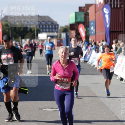03.10.2025 - Köhlbrandbrückenlauf Jannik Wohlers http://msf.ph/oto/9116385 03.10.2025 13:33:25 Ziel 4755, 4775, 5211, 5413, 5549, 5783, 6276 meine-sportfotos.de