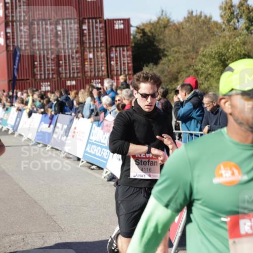 03.10.2025 - Köhlbrandbrückenlauf Jannik Wohlers http://msf.ph/oto/9116388 03.10.2025 13:02:47 Ziel 4116, 4579, 4619, 5245, 5726, 5793, 5810, 6175, 6255, 6447, 6739, 6783 meine-sportfotos.de