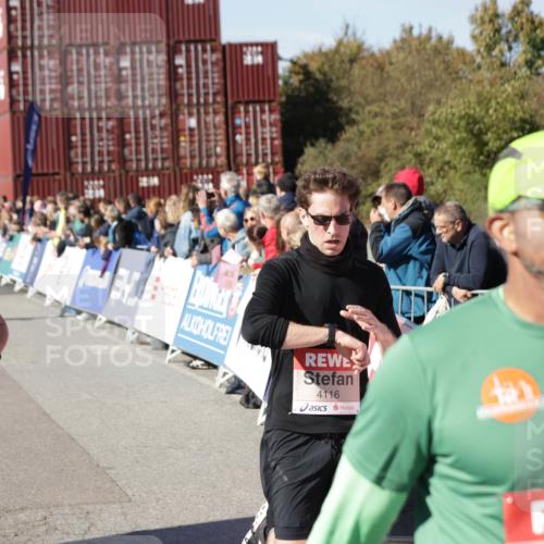 03.10.2025 - Köhlbrandbrückenlauf Jannik Wohlers http://msf.ph/oto/9116392 03.10.2025 13:02:47 Ziel 4116, 4579, 4619, 5245, 5726, 5793, 5810, 6175, 6255, 6447, 6739, 6783 meine-sportfotos.de
