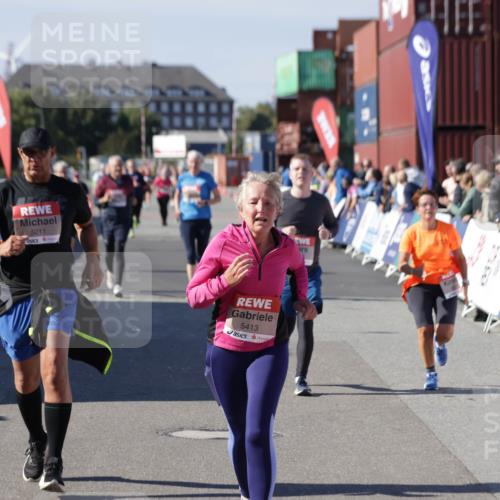 03.10.2025 - Köhlbrandbrückenlauf Jannik Wohlers http://msf.ph/oto/9116395 03.10.2025 13:33:25 Ziel 4755, 4775, 5211, 5413, 5549, 5783, 6276 meine-sportfotos.de