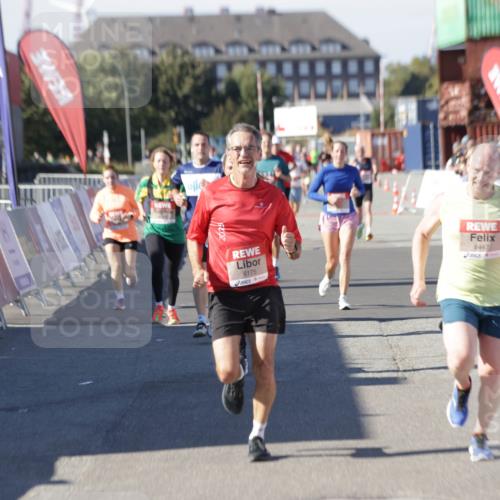 03.10.2025 - Köhlbrandbrückenlauf Jannik Wohlers http://msf.ph/oto/9116409 03.10.2025 13:02:49 Ziel 4116, 4279, 4579, 4619, 4747, 5245, 5726, 5793, 5810, 6175, 6255, 6447, 6739 meine-sportfotos.de