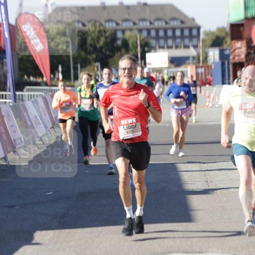03.10.2025 - Köhlbrandbrückenlauf Jannik Wohlers http://msf.ph/oto/9116420 03.10.2025 13:02:49 Ziel 4116, 4279, 4579, 4619, 4747, 5245, 5726, 5793, 5810, 6175, 6255, 6447, 6739 meine-sportfotos.de
