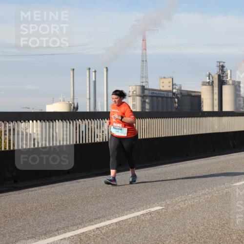 03.10.2025 - Köhlbrandbrückenlauf Lena Gebhardt http://msf.ph/oto/9116421 03.10.2025 10:20:25 Position 2 1389 meine-sportfotos.de