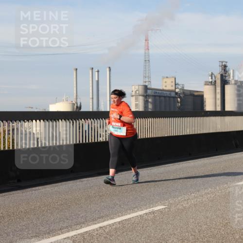 03.10.2025 - Köhlbrandbrückenlauf Lena Gebhardt http://msf.ph/oto/9116429 03.10.2025 10:20:25 Position 2 1389 meine-sportfotos.de