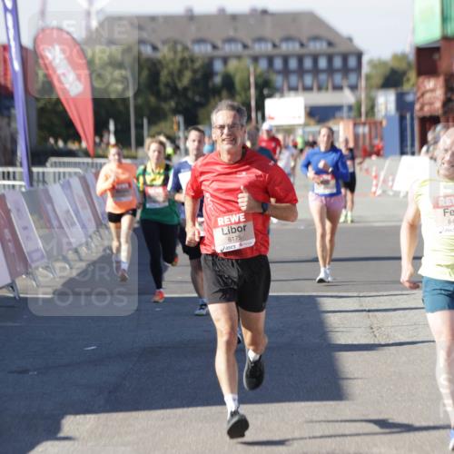 03.10.2025 - Köhlbrandbrückenlauf Jannik Wohlers http://msf.ph/oto/9116432 03.10.2025 13:02:49 Ziel 4116, 4279, 4579, 4619, 4747, 5245, 5726, 5793, 5810, 6175, 6255, 6447, 6739 meine-sportfotos.de