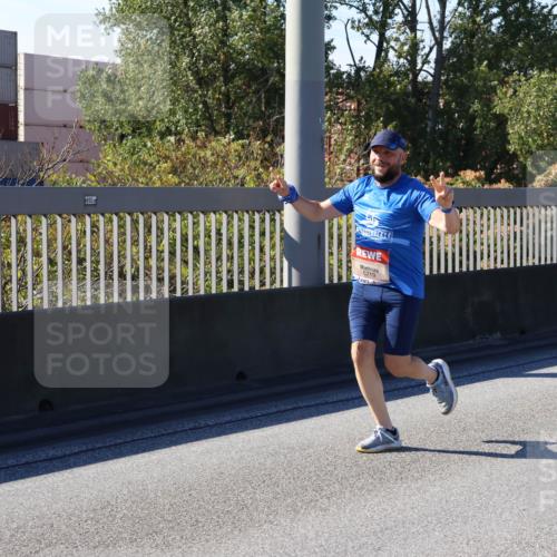 03.10.2025 - Köhlbrandbrückenlauf Strokosch-Dieckow http://msf.ph/oto/9116436 03.10.2025 12:51:11 Position 3 000, 6719, 56300 meine-sportfotos.de