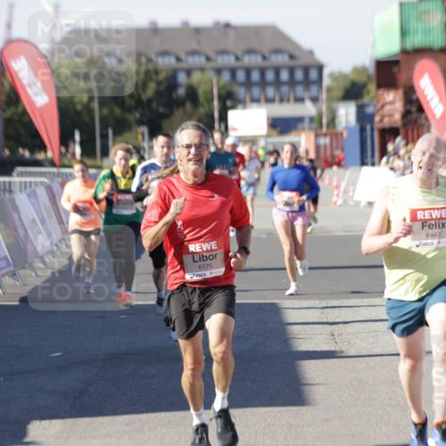 03.10.2025 - Köhlbrandbrückenlauf Jannik Wohlers http://msf.ph/oto/9116447 03.10.2025 13:02:49 Ziel 4116, 4279, 4579, 4619, 4747, 5245, 5726, 5793, 5810, 6175, 6255, 6447, 6739 meine-sportfotos.de