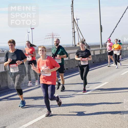 03.10.2025 - Köhlbrandbrückenlauf Michael Burmester http://msf.ph/oto/9116451 03.10.2025 12:58:08 Position 2 5266, 5470, 6443, 6442, 5079 meine-sportfotos.de