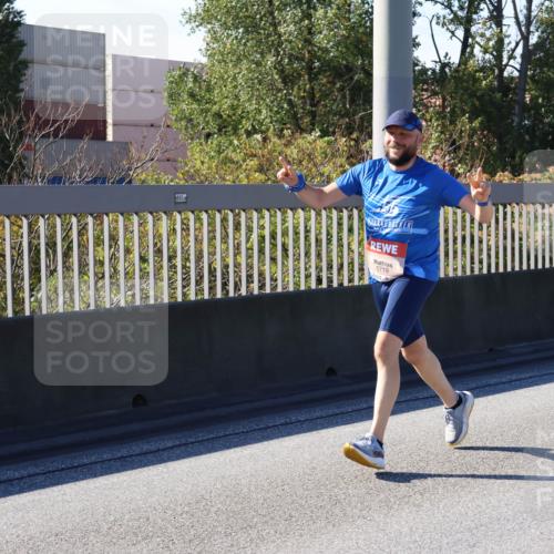 03.10.2025 - Köhlbrandbrückenlauf Strokosch-Dieckow http://msf.ph/oto/9116452 03.10.2025 12:51:11 Position 3 880, 6719 meine-sportfotos.de