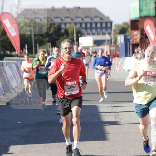 03.10.2025 - Köhlbrandbrückenlauf Jannik Wohlers http://msf.ph/oto/9116453 03.10.2025 13:02:49 Ziel 4116, 4279, 4579, 4619, 4747, 5245, 5726, 5793, 5810, 6175, 6255, 6447, 6739 meine-sportfotos.de