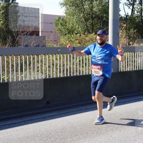 03.10.2025 - Köhlbrandbrückenlauf Strokosch-Dieckow http://msf.ph/oto/9116460 03.10.2025 12:51:11 Position 3 6719 meine-sportfotos.de