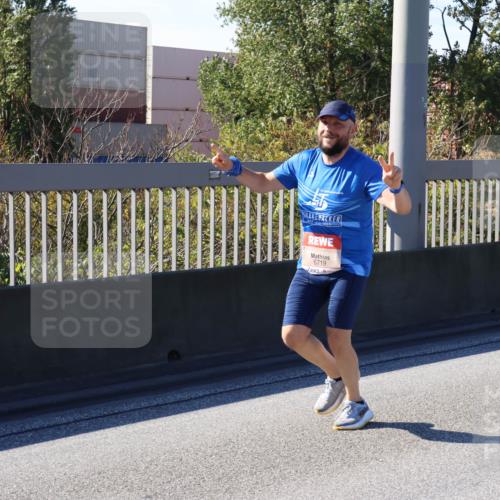 03.10.2025 - Köhlbrandbrückenlauf Strokosch-Dieckow http://msf.ph/oto/9116464 03.10.2025 12:51:12 Position 3 6719 meine-sportfotos.de