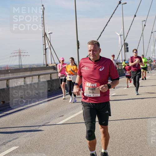 03.10.2025 - Köhlbrandbrückenlauf Michael Burmester http://msf.ph/oto/9116474 03.10.2025 12:58:10 Position 2 5079 meine-sportfotos.de