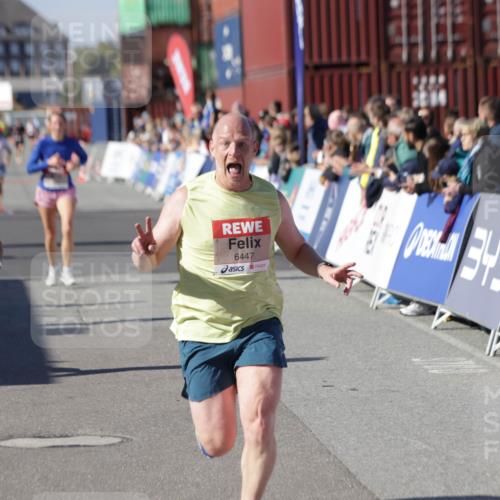 03.10.2025 - Köhlbrandbrückenlauf Jannik Wohlers http://msf.ph/oto/9116479 03.10.2025 13:02:50 Ziel 4095, 4116, 4203, 4279, 4579, 4619, 4747, 5245, 5726, 5793, 5810, 6175, 6255, 6447, 6739 meine-sportfotos.de