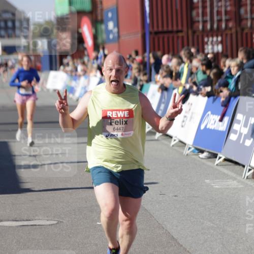 03.10.2025 - Köhlbrandbrückenlauf Jannik Wohlers http://msf.ph/oto/9116492 03.10.2025 13:02:50 Ziel 4095, 4116, 4203, 4279, 4579, 4619, 4747, 5245, 5726, 5793, 5810, 6175, 6255, 6447, 6739 meine-sportfotos.de