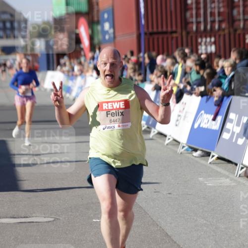 03.10.2025 - Köhlbrandbrückenlauf Jannik Wohlers http://msf.ph/oto/9116498 03.10.2025 13:02:50 Ziel 4095, 4116, 4203, 4279, 4579, 4619, 4747, 5245, 5726, 5793, 5810, 6175, 6255, 6447, 6739 meine-sportfotos.de