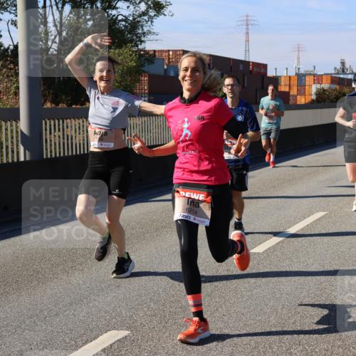03.10.2025 - Köhlbrandbrückenlauf Strokosch-Dieckow http://msf.ph/oto/9116499 03.10.2025 12:51:15 Position 3 880, 598, 6214 meine-sportfotos.de