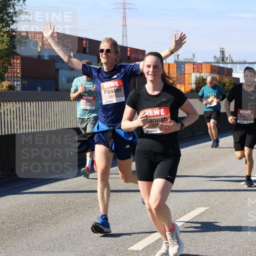 03.10.2025 - Köhlbrandbrückenlauf Strokosch-Dieckow http://msf.ph/oto/9116510 03.10.2025 12:51:16 Position 3 4107, 5414, 4152 meine-sportfotos.de