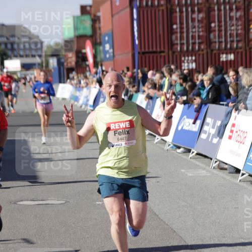 03.10.2025 - Köhlbrandbrückenlauf Jannik Wohlers http://msf.ph/oto/9116515 03.10.2025 13:02:50 Ziel 4095, 4116, 4203, 4279, 4579, 4619, 4747, 5245, 5726, 5793, 5810, 6175, 6255, 6447, 6739 meine-sportfotos.de