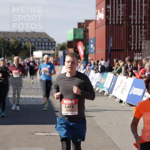 03.10.2025 - Köhlbrandbrückenlauf Jannik Wohlers http://msf.ph/oto/9116525 03.10.2025 13:33:28 Ziel 4006, 5179, 5211, 5281, 5413, 5549, 6094, 6276 meine-sportfotos.de