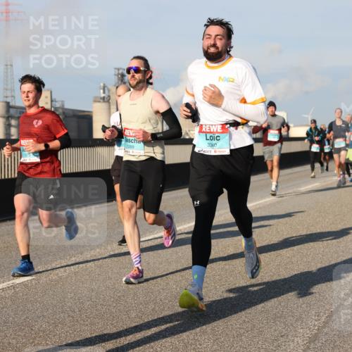 03.10.2025 - Köhlbrandbrückenlauf Lena Gebhardt http://msf.ph/oto/9116526 03.10.2025 09:44:07 Position 2 1269, 8, 3340 meine-sportfotos.de