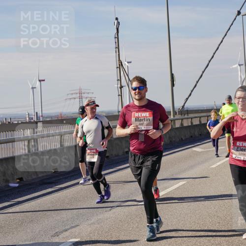 03.10.2025 - Köhlbrandbrückenlauf Michael Burmester http://msf.ph/oto/9116535 03.10.2025 12:58:15 Position 2 000, 6618, 4827, 5244, 5038 meine-sportfotos.de