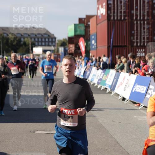 03.10.2025 - Köhlbrandbrückenlauf Jannik Wohlers http://msf.ph/oto/9116541 03.10.2025 13:33:28 Ziel 4006, 5179, 5211, 5281, 5413, 5549, 6094, 6276 meine-sportfotos.de