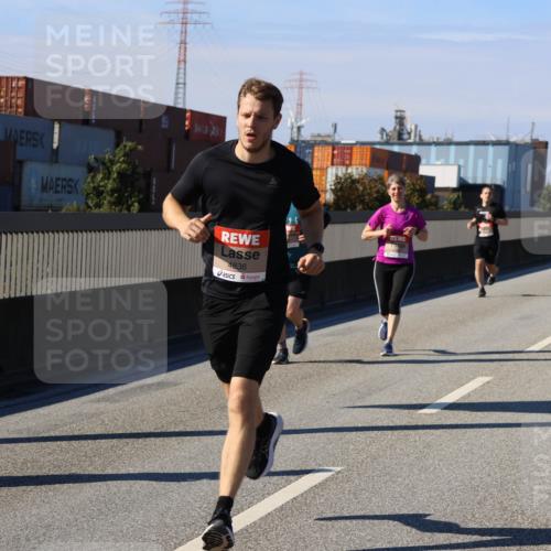 03.10.2025 - Köhlbrandbrückenlauf Strokosch-Dieckow http://msf.ph/oto/9116544 03.10.2025 12:51:18 Position 3 4836, 25 meine-sportfotos.de