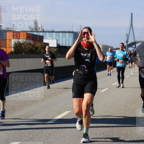 03.10.2025 - Köhlbrandbrückenlauf Strokosch-Dieckow http://msf.ph/oto/9116549 03.10.2025 12:51:19 Position 3 4384, 4396 meine-sportfotos.de