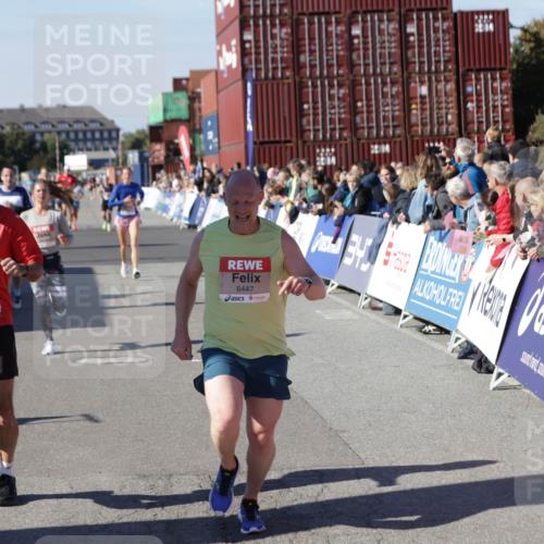 03.10.2025 - Köhlbrandbrückenlauf Jannik Wohlers http://msf.ph/oto/9116555 03.10.2025 13:02:51 Ziel 4095, 4116, 4137, 4203, 4279, 4579, 4619, 4747, 5245, 5726, 5793, 5810, 6175, 6255, 6447, 6739 meine-sportfotos.de