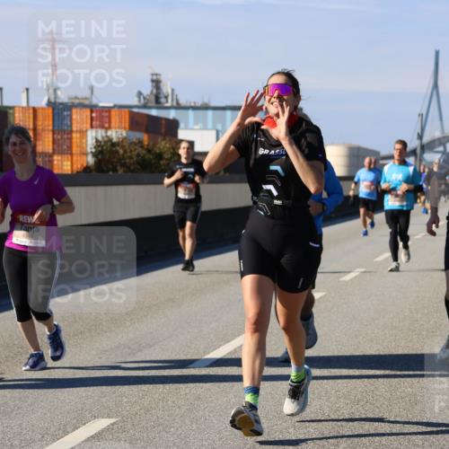 03.10.2025 - Köhlbrandbrückenlauf Strokosch-Dieckow http://msf.ph/oto/9116559 03.10.2025 12:51:20 Position 3 4384, 4396 meine-sportfotos.de