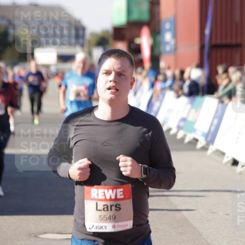 03.10.2025 - Köhlbrandbrückenlauf Jannik Wohlers http://msf.ph/oto/9116563 03.10.2025 13:33:29 Ziel 4006, 5179, 5211, 5281, 5413, 5549, 6094, 6276 meine-sportfotos.de
