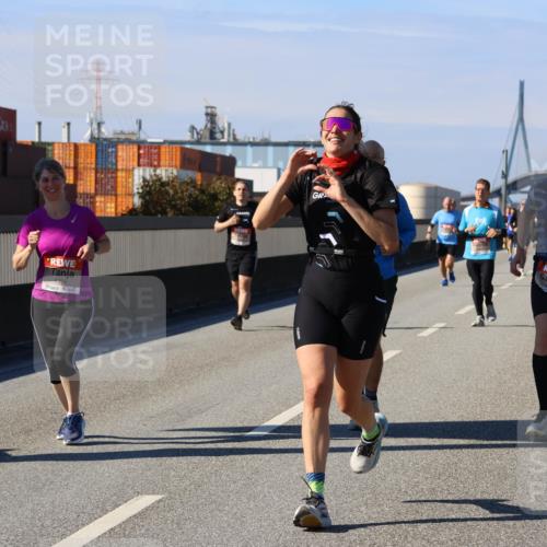 03.10.2025 - Köhlbrandbrückenlauf Strokosch-Dieckow http://msf.ph/oto/9116564 03.10.2025 12:51:20 Position 3 2025, 4584, 96 meine-sportfotos.de