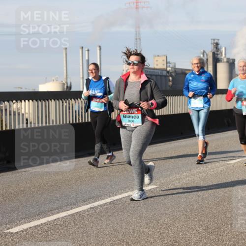 03.10.2025 - Köhlbrandbrückenlauf Lena Gebhardt http://msf.ph/oto/9116566 03.10.2025 10:21:02 Position 2 3606 meine-sportfotos.de