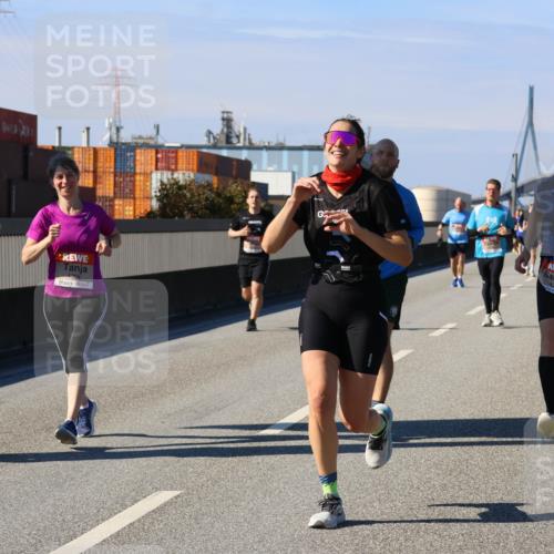 03.10.2025 - Köhlbrandbrückenlauf Strokosch-Dieckow http://msf.ph/oto/9116567 03.10.2025 12:51:20 Position 3 2025, 4334, 4396 meine-sportfotos.de
