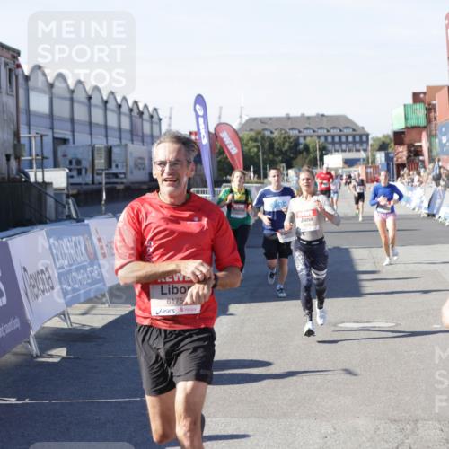 03.10.2025 - Köhlbrandbrückenlauf Jannik Wohlers http://msf.ph/oto/9116571 03.10.2025 13:02:51 Ziel 4095, 4116, 4137, 4203, 4279, 4579, 4619, 4747, 5245, 5726, 5793, 5810, 6175, 6255, 6447, 6739 meine-sportfotos.de