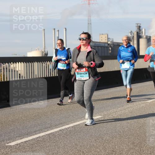03.10.2025 - Köhlbrandbrückenlauf Lena Gebhardt http://msf.ph/oto/9116576 03.10.2025 10:21:02 Position 2 3606, 3093 meine-sportfotos.de