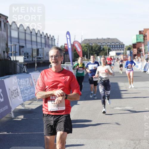 03.10.2025 - Köhlbrandbrückenlauf Jannik Wohlers http://msf.ph/oto/9116578 03.10.2025 13:02:51 Ziel 4095, 4116, 4137, 4203, 4279, 4579, 4619, 4747, 5245, 5726, 5793, 5810, 6175, 6255, 6447, 6739 meine-sportfotos.de