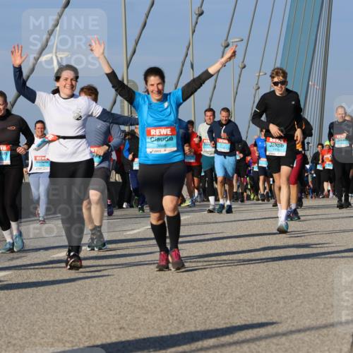 03.10.2025 - Köhlbrandbrückenlauf Strokosch-Dieckow http://msf.ph/oto/9116579 03.10.2025 09:49:25 Position 2 3470, 3666, 1933 meine-sportfotos.de