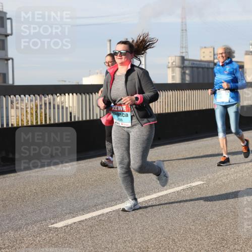 03.10.2025 - Köhlbrandbrückenlauf Lena Gebhardt http://msf.ph/oto/9116584 03.10.2025 10:21:02 Position 2 3606, 3093 meine-sportfotos.de