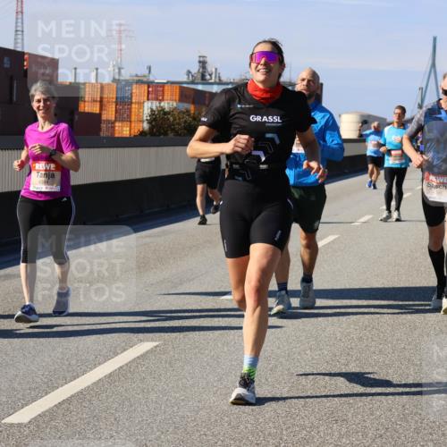 03.10.2025 - Köhlbrandbrückenlauf Strokosch-Dieckow http://msf.ph/oto/9116589 03.10.2025 12:51:20 Position 3 4384, 4396 meine-sportfotos.de